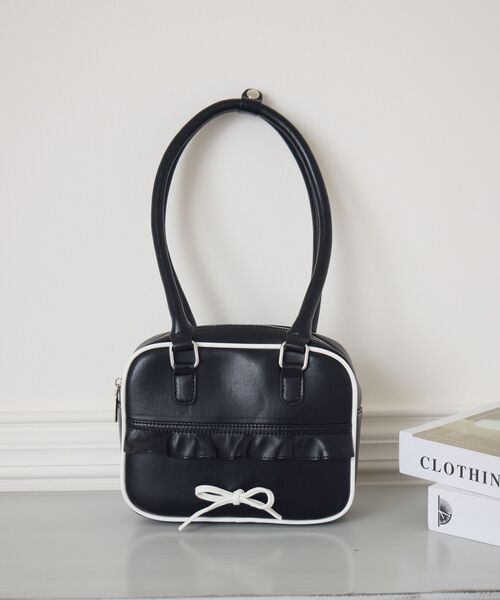 ems excite(エムズエキサイト)の「リボン付きスクエアバッグ(ショルダーバッグ・レディース・ブラック/キャメル/レッド・ONE SIZE)」の10枚目の写真