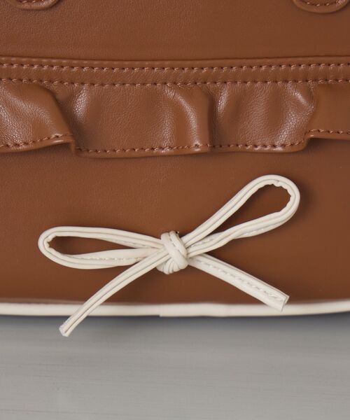 ems excite(エムズエキサイト)の「リボン付きスクエアバッグ(ショルダーバッグ・レディース・ブラック/キャメル/レッド・ONE SIZE)」の15枚目の写真