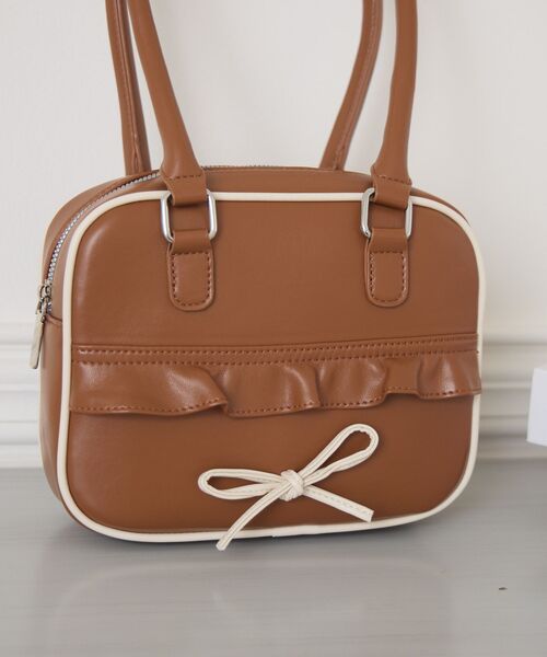 ems excite(エムズエキサイト)の「リボン付きスクエアバッグ(ショルダーバッグ・レディース・ブラック/キャメル/レッド・ONE SIZE)」の18枚目の写真