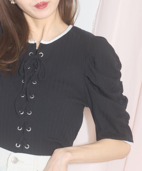 tocco closet(トッコ クローゼット)の「【ZOZO限定】フロントレースアップ配色トップス(Tシャツ/カットソー・レディース・オフホワイト/ブラック/その他・M)」の17枚目の写真