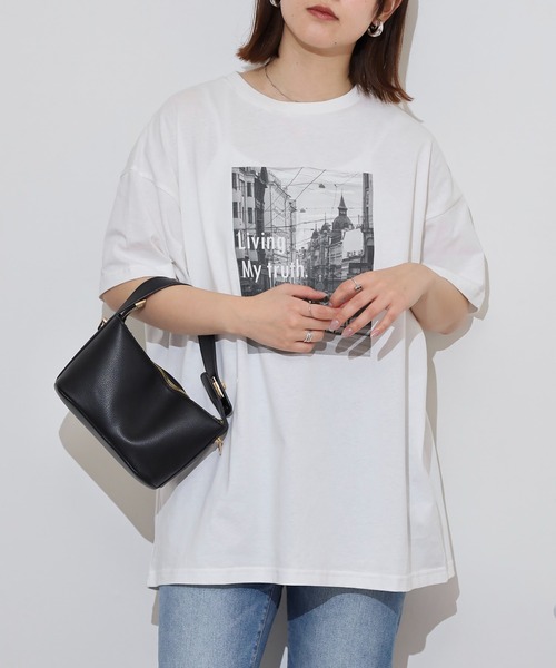 FUNALIVE(ファンアライブ)の「プリントオーバーサイズTシャツ(Tシャツ/カットソー・レディース・オフホワイト/チャコール/ブラック/ホワイト系・FREE)」の1枚目の写真