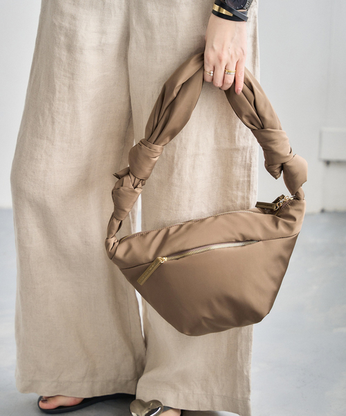 LE VERNIS（ル・ベルニ）の「《別注》LE VERNIS/ル・ベルニ GIGLY BAG（ショルダーバッグ・レディース・ブラック/カーキ・FREE）」の16枚目の写真