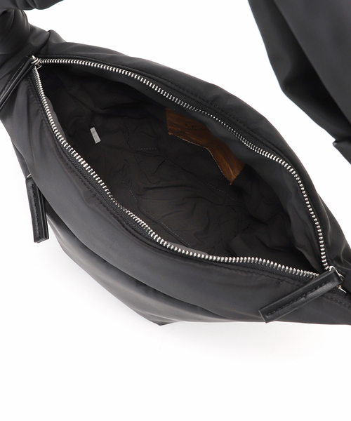 LE VERNIS（ル・ベルニ）の「《別注》LE VERNIS/ル・ベルニ GIGLY BAG（ショルダーバッグ・レディース・ブラック/カーキ・FREE）」の21枚目の写真