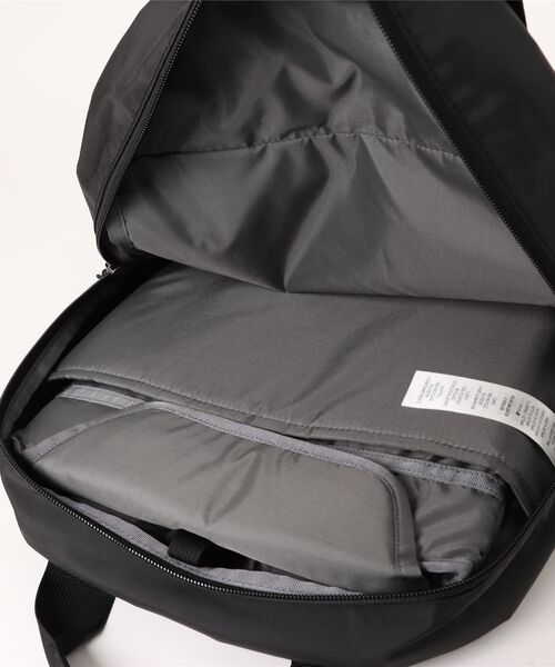 patagonia(パタゴニア)の「【Patagonia】48125/ATOM TOTE PACK 20L(バックパック/リュック・メンズ・ブラック/ブルー・FREE)」の5枚目の写真