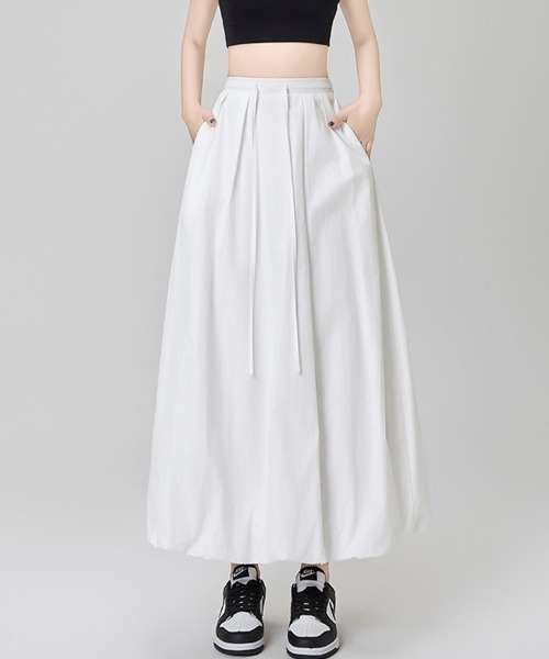 Doux Belle（ドゥーベル）の「Aラインバルーンロングスカート（スカート・レディース・ダークグレー/ホワイト/ブラック・MEDIUM）」の4枚目の写真