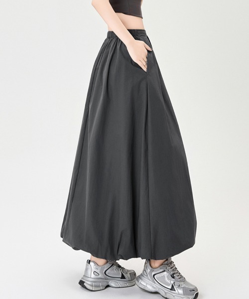 Doux Belle（ドゥーベル）の「Aラインバルーンロングスカート（スカート・レディース・ダークグレー/ホワイト/ブラック・MEDIUM）」の7枚目の写真