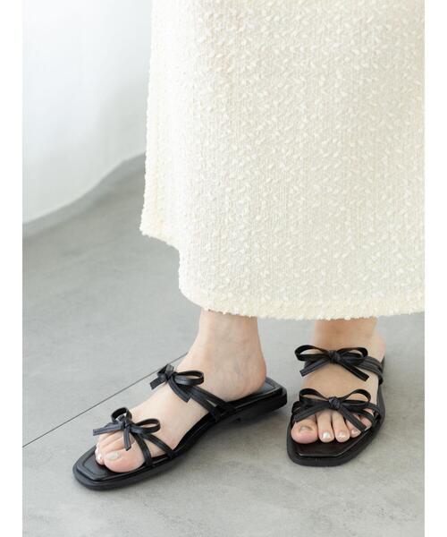 Te chichi TERRASSE（テチチテラス）の「リボンフラットサンダル《2025summer catalog item》（サンダル・レディース・ブラック/オフホワイト/ベージュ・M/L）」の2枚目の写真