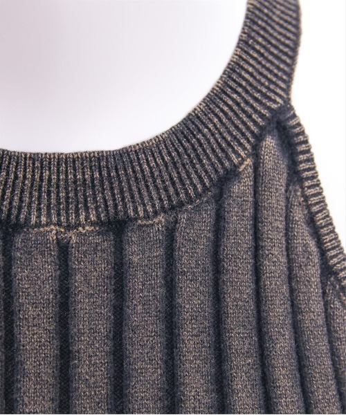 clear（クリア）の「ストーンウォッシュホルターネックリブニットタンク[着回し力抜群 大人 カジュアル]≪SS新作≫（タンクトップ・レディース・ブルー/ブラウン/キャメル・F）」の15枚目の写真