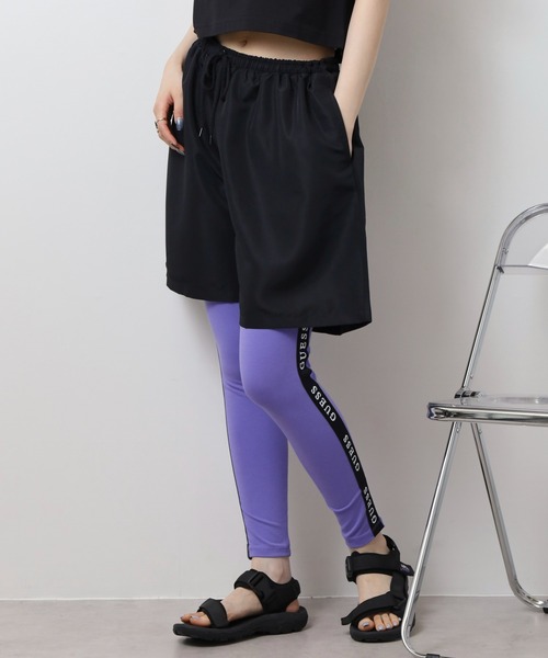 Guess(ゲス)の「GUESS ALINE LEGGINGS 4/4 ECO J. STR レギンス(レギンス/スパッツ・レディース・エメラルドブルー/ピンク/パープル・S/M)」の2枚目の写真