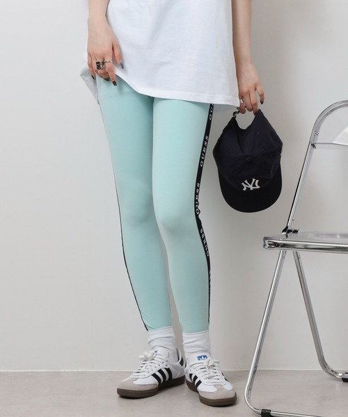 Guess(ゲス)の「GUESS ALINE LEGGINGS 4/4 ECO J. STR レギンス(レギンス/スパッツ・レディース・エメラルドブルー/ピンク/パープル・S/M)」の5枚目の写真