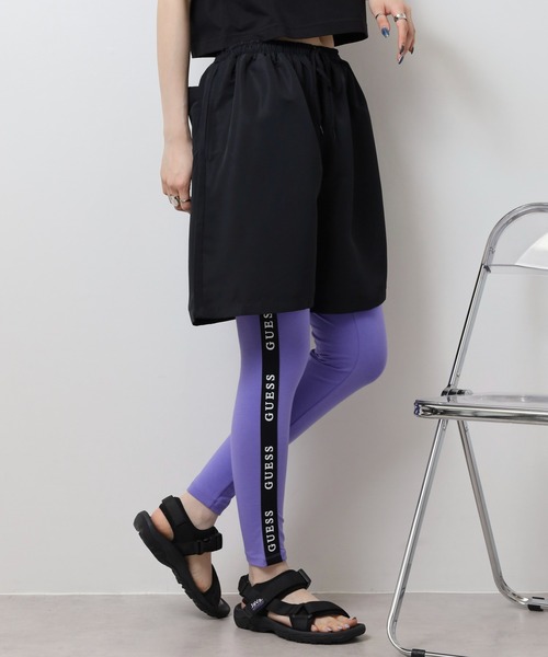 Guess(ゲス)の「GUESS ALINE LEGGINGS 4/4 ECO J. STR レギンス(レギンス/スパッツ・レディース・エメラルドブルー/ピンク/パープル・S/M)」の9枚目の写真