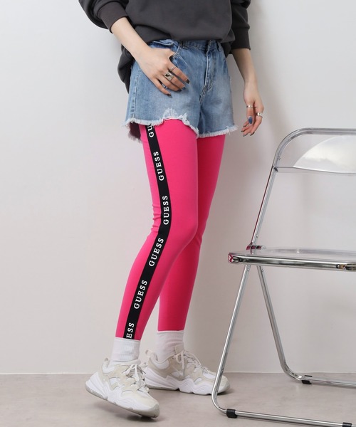 Guess(ゲス)の「GUESS ALINE LEGGINGS 4/4 ECO J. STR レギンス(レギンス/スパッツ・レディース・エメラルドブルー/ピンク/パープル・S/M)」の13枚目の写真