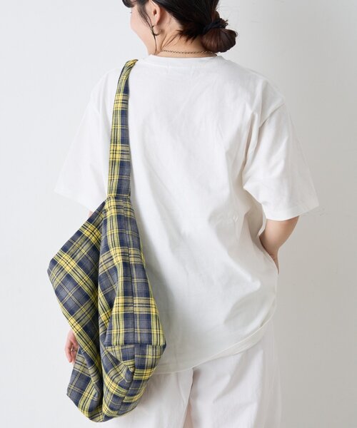 CIAOPANIC TYPY（チャオパニックティピー）の「【UNISEX】牛グラフィックTEE（Tシャツ/カットソー・レディース・ホワイト/ボルドー/ブルー・MEDIUM/LARGE）」の19枚目の写真