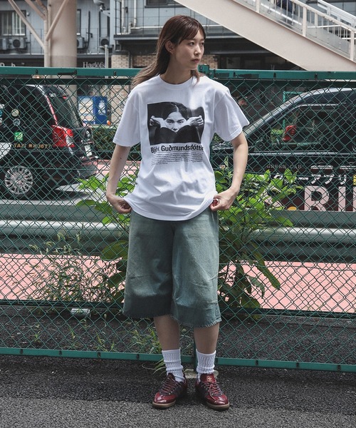 BEAMS T（ビームスティー）の「【別注】Kevin Cummins /「Bjork」Photo T ①（Tシャツ/カットソー・メンズ・ホワイト・S/M/L/XL）」の4枚目の写真