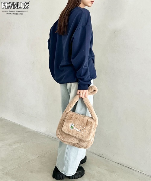 FILA（フィラ）の「FILA(フィラ)/PEANUTSコラボ スヌーピー フェイクファー ミニ ショルダーバッグ（ショルダーバッグ・レディース・モカ/ライトブルー/ホワイト・FREE）」の14枚目の写真