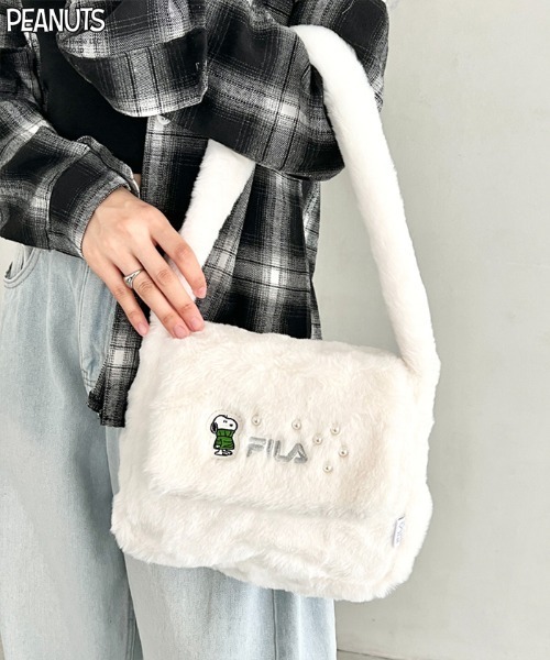 FILA（フィラ）の「FILA(フィラ)/PEANUTSコラボ スヌーピー フェイクファー ミニ ショルダーバッグ（ショルダーバッグ・レディース・モカ/ライトブルー/ホワイト・FREE）」の7枚目の写真