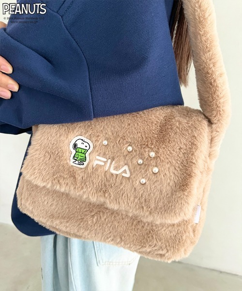 FILA（フィラ）の「FILA(フィラ)/PEANUTSコラボ スヌーピー フェイクファー ミニ ショルダーバッグ（ショルダーバッグ・レディース・モカ/ライトブルー/ホワイト・FREE）」の11枚目の写真
