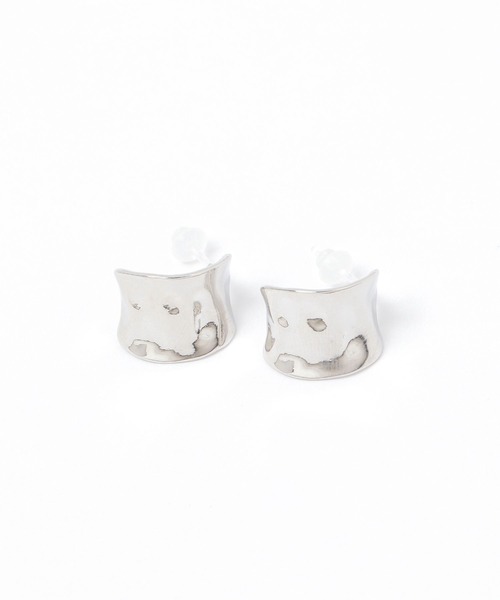 LAKOLE(ラコレ)の「ワイドラフフープ樹脂ポストピアス / 497813(ピアス(両耳用)・レディース・その他1/その他2・FREE)」の2枚目の写真