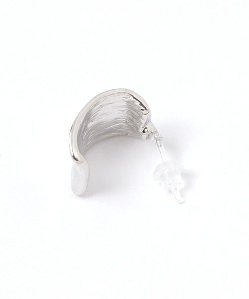 LAKOLE(ラコレ)の「ワイドラフフープ樹脂ポストピアス / 497813(ピアス(両耳用)・レディース・その他1/その他2・FREE)」の3枚目の写真