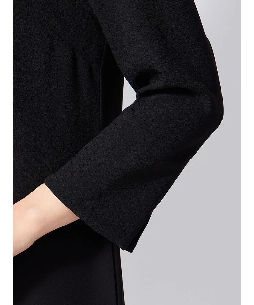 Perfect Suit FActory（パーフェクトスーツファクトリー）の「【洗える・ストレッチ】バックサテンジョーゼット　ワンピース（ワンピース・レディース・ブラック・S/M/L）」の6枚目の写真