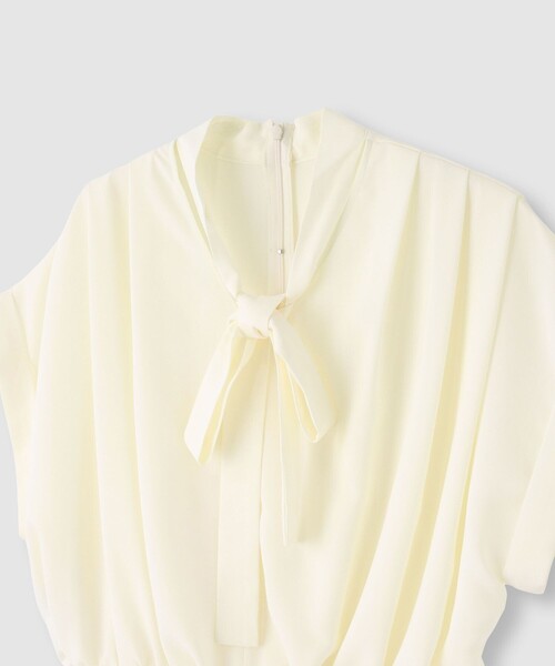 allureville（アルアバイル）の「ボウタイタックフレンチスリーブブラウス（シャツ/ブラウス・レディース・アイボリー/ネイビー/イエロー・2）」の5枚目の写真