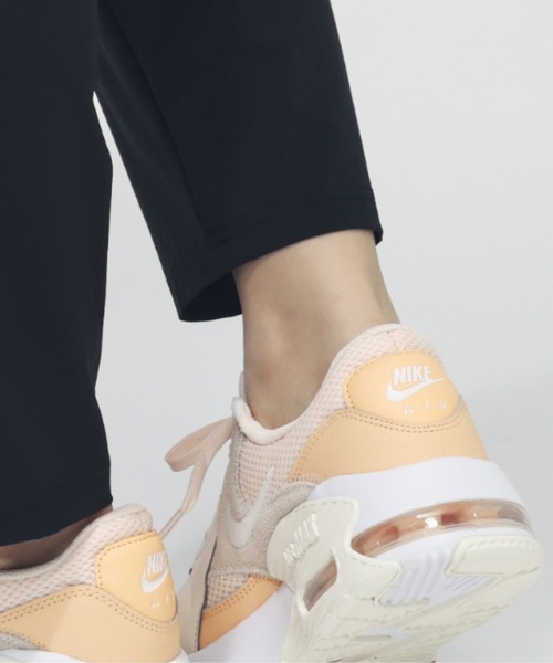 NIKE(ナイキ)の「ナイキ NIKE ナイキ エア マックス エクシー(スニーカー・レディース・サーモンピンク・23.0cm/23.5cm/24.0cm/24.5cm/25.0cm)」の4枚目の写真