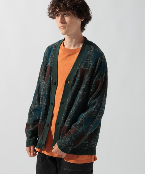 niko and...（ニコアンド）の「ジオメ柄ニットVネックカーディガン（カーディガン/ボレロ・メンズ・ダークブラウン/ネイビー/ブラック/グリーン・MEDIUM/LARGE）」の5枚目の写真