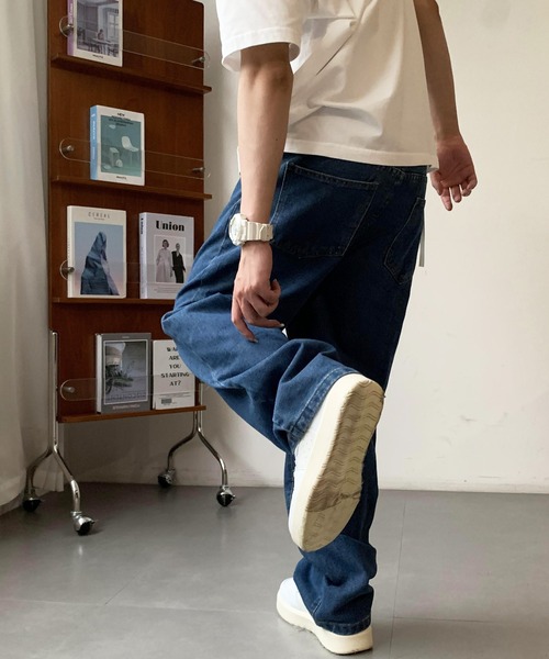 ARCADE(アーケード)の「ルーズストレートデニムパンツ ジーンズ ビンテージウォッシュ -ARCADE Limited Line-(デニムパンツ・メンズ・ブラック/ライトブルー/チャコールグレー/ブルー・M/L/XL)」の22枚目の写真
