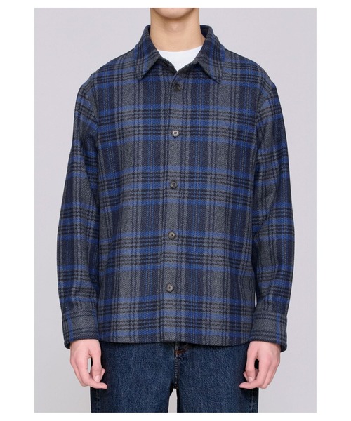A.P.C.（アーペーセー）の「SURCHEMISE BOBBY  /25A（シャツ/ブラウス・メンズ・グレー・L/M/98）」の4枚目の写真