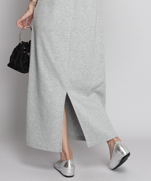 by LEGNA（バイレグナ）の「【選べる着丈】ベーシックマキシワンピース（ワンピース・レディース・グレイッシュベージュ/ブラック/杢グレー/カーキブラウン/ボルドー/ブラウン/チャコール/ベージュ系/ライトグレー系/ブラック系/グレー系/ネイビー系・L-Long/M-Long/L-Regular/M-Regular/L-Short/M-Short）」の5枚目の写真