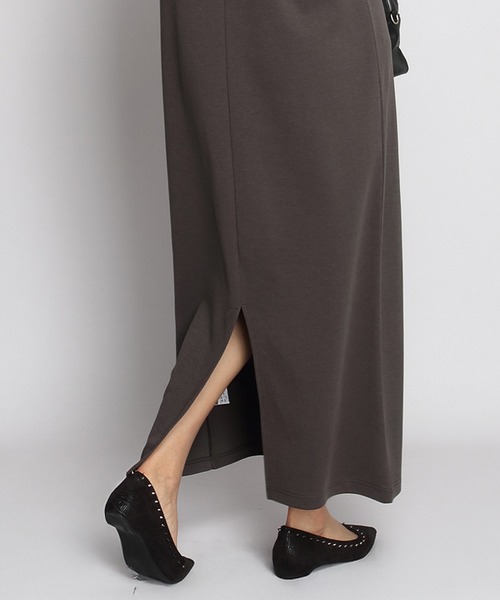 by LEGNA（バイレグナ）の「【選べる着丈】ベーシックマキシワンピース（ワンピース・レディース・グレイッシュベージュ/ブラック/杢グレー/カーキブラウン/ボルドー/ブラウン/チャコール/ベージュ系/ライトグレー系/ブラック系/グレー系/ネイビー系・L-Long/M-Long/L-Regular/M-Regular/L-Short/M-Short）」の6枚目の写真
