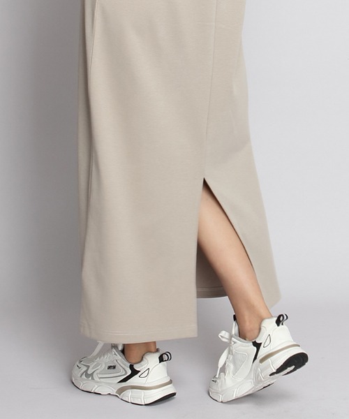 by LEGNA（バイレグナ）の「【選べる着丈】ベーシックマキシワンピース（ワンピース・レディース・グレイッシュベージュ/ブラック/杢グレー/カーキブラウン/ボルドー/ブラウン/チャコール/ベージュ系/ライトグレー系/ブラック系/グレー系/ネイビー系・L-Long/M-Long/L-Regular/M-Regular/L-Short/M-Short）」の10枚目の写真