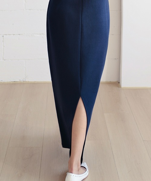 by LEGNA（バイレグナ）の「【選べる着丈】ベーシックマキシワンピース（ワンピース・レディース・グレイッシュベージュ/ブラック/杢グレー/カーキブラウン/ボルドー/ブラウン/チャコール/ベージュ系/ライトグレー系/ブラック系/グレー系/ネイビー系・L-Long/M-Long/L-Regular/M-Regular/L-Short/M-Short）」の11枚目の写真