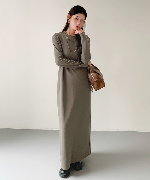 by LEGNA（バイレグナ）の「【選べる着丈】ベーシックマキシワンピース（ワンピース・レディース・グレイッシュベージュ/ブラック/杢グレー/カーキブラウン/ボルドー/ブラウン/チャコール/ベージュ系/ライトグレー系/ブラック系/グレー系/ネイビー系・L-Long/M-Long/L-Regular/M-Regular/L-Short/M-Short）」の8枚目の写真