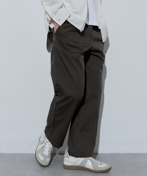 Dickies(ディッキーズ)の「【Dickies】TCツイル/デニム ワイドストレート(チノパンツ・メンズ・ベージュ/ブルー系その他/ブラック系1/カーキ/ブラック/チャコールグレー・M/L/LL)」の5枚目の写真