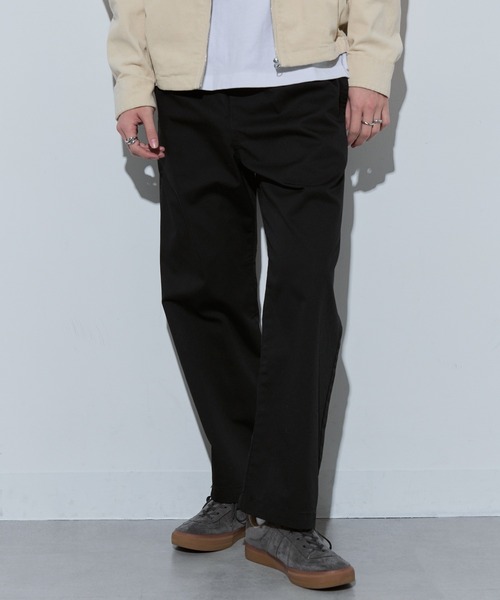 Dickies(ディッキーズ)の「【Dickies】TCツイル/デニム ワイドストレート(チノパンツ・メンズ・ベージュ/ブルー系その他/ブラック系1/カーキ/ブラック/チャコールグレー・M/L/LL)」の2枚目の写真