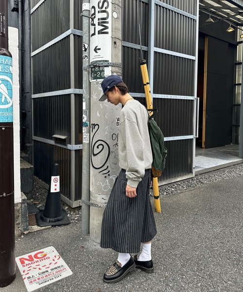 kutir(クティール)の「URAGE CREWNECK CROPPED PAINT SWEAT/裏毛クルーネッククロップドペイントスウェット(スウェット・メンズ・ブラック/杢グレー/ネイビー・LARGE/MEDIUM)」の18枚目の写真