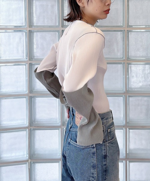 kotohayokozawa（コトハヨコザワ）の「ARM COVER TOP（Tシャツ/カットソー・レディース・ネイビー/ラベンダー/ライトベージュ・FREE）」の6枚目の写真