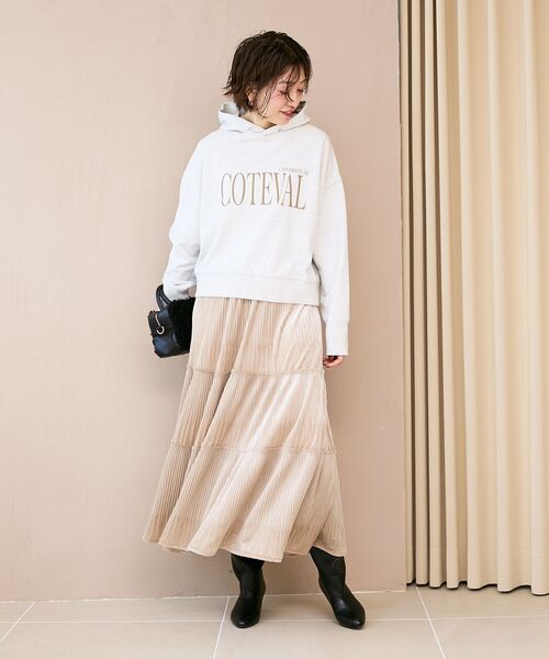 le.coeur blanc(ルクールブラン)の「COTEVALロゴスウェットパーカー(パーカー・レディース・ライトグレー/ダークグレー・38)」の12枚目の写真