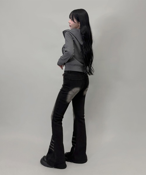 FOLLOWIN（フォロウィン）の「2color/レイヤードデザイン フレアデニムパンツ（デニムパンツ・レディース・ブラック/ブルー・SMALL/MEDIUM/LARGE）」の6枚目の写真