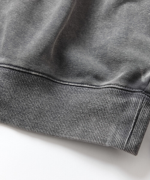 FREAK'S STORE(フリークスストア)の「HEAVY WEIGHT CREW NECK PIGMENT SWT 13oz/ヘビーウェイト ピグメント加工 クルーネックスウェット/13オンス/リラックスフィット(スウェット・メンズ・オリーブ/チャコールグレー/ワインレッド/ブラウン・LARGE/SMALL/MEDIUM)」の15枚目の写真