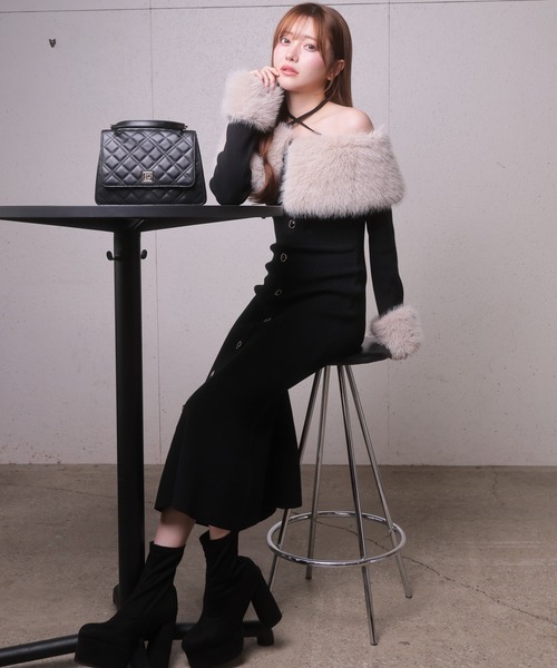 ファーオフショルボタンニットワンピース（ワンピース）｜LIPSERVICE