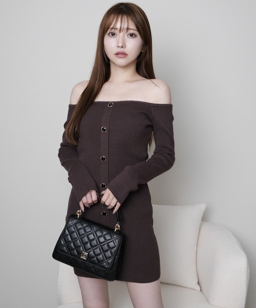 LIPSERVICE（リップサービス）の「ファーオフショルボタンニット