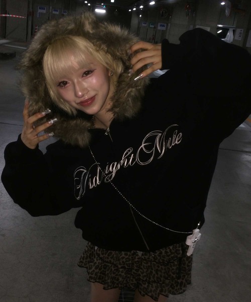 Midnight Move（ミッドナイトムーブ）の「A'GEM/9 × .kom 『MIDNIGHT MOVE/ミッドナイトムーブ』hair hood zip up/ヘアー フードジップパーカー（パーカー・レディース・アイボリー/ブラック・FREE）」の4枚目の写真
