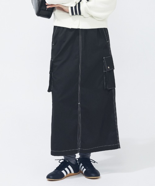 adidas(アディダス)の「【別注】アディダス adidas デニムライク ストレッチ ウーブン ルーズフィット カーゴスカート 限定コラボ(スカート・レディース・ブラック/ネイビー・S/M/L/XL)」の2枚目の写真
