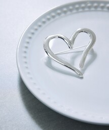 VIS（ビス）の「ニュアンスオープンハートブローチ（ブローチ/コサージュ）」