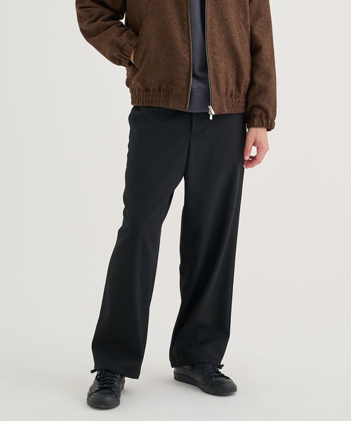 ATON（エイトン）の「ATON】BACK SATIN UTILITY PANTS／上品に穿けるワイドユーティリティパンツ（カーゴパンツ・メンズ・ブラック/カーキ・4/6/2）」の5枚目の写真