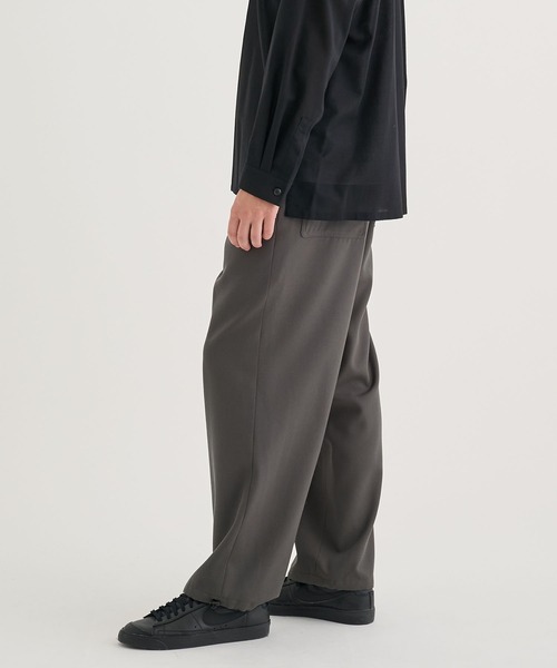 ATON】BACK SATIN UTILITY PANTS／上品に穿けるワイドユーティリティ