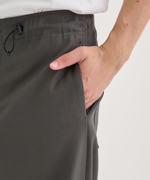 ATON（エイトン）の「ATON】BACK SATIN UTILITY PANTS／上品に穿けるワイドユーティリティパンツ（カーゴパンツ・メンズ・ブラック/カーキ・4/6/2）」の14枚目の写真