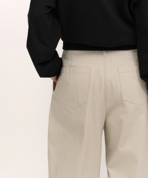 MUSINSA STANDARD WOMAN（ムシンサスタンダードウーマン）の「ウィメンズディープタックエクストラワイドチノパンツ[ライトベージュ]（その他パンツ・レディース・その他・30/24/26/28）」の6枚目の写真